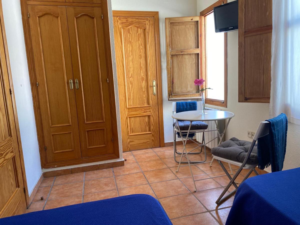 Hostal Moscatel Malaga Luaran gambar
