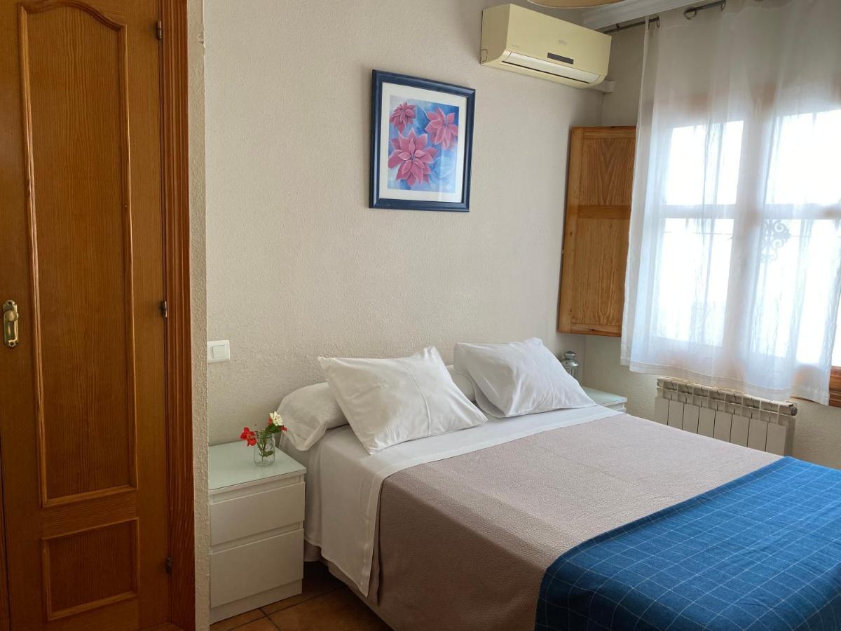 Hostal Moscatel Malaga Luaran gambar