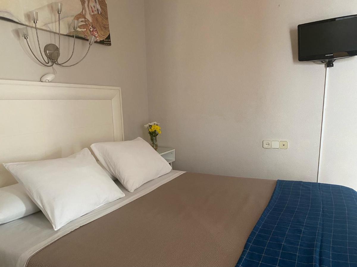 Hostal Moscatel Malaga Luaran gambar